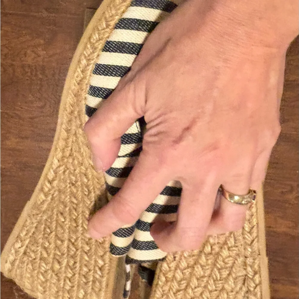 G. H. Bass & Co Black and white Espadrille size 9